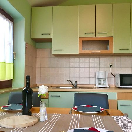 Lavender House Apartamento Maslenica Exterior foto